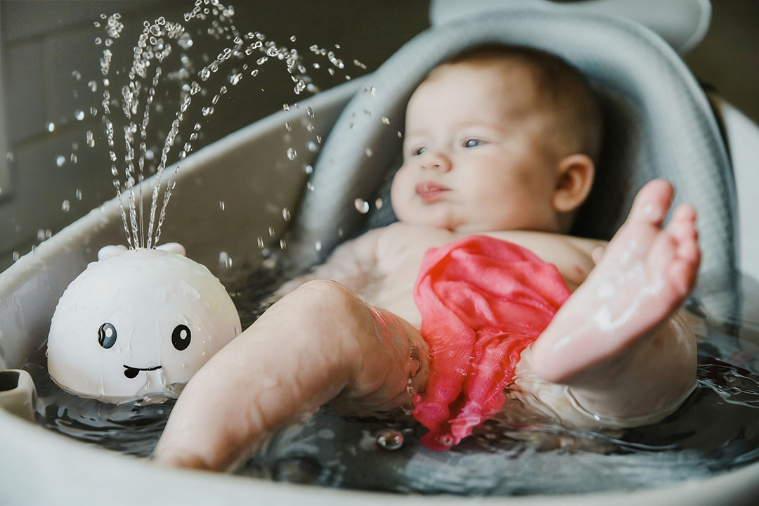 ODEIUN™ Light-Up Whale: The World's Favorite Automatic Induction Bath Toy for Happy Babies